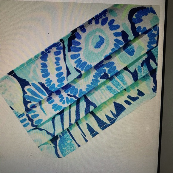 Lilly Pulitzer Face Masks - Picture 4 of 6